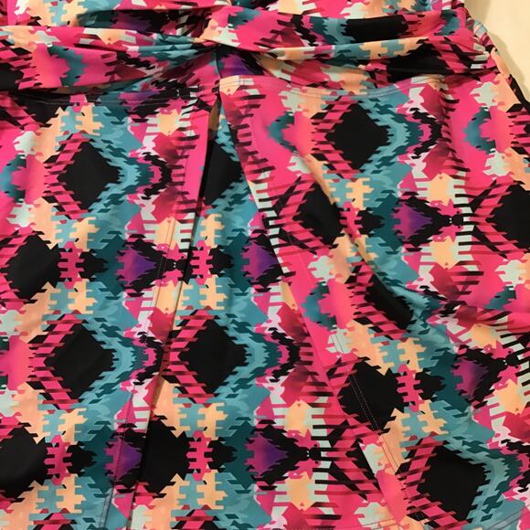 BLOOMCHIC 14-16 1X plus multi geometric split front tankini swim top NWT B133 - Picture 5 of 6